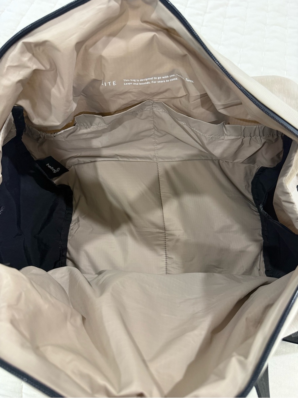 Bellroy Lite Travel Duffel Bag in Ash - Picture 5 of 8